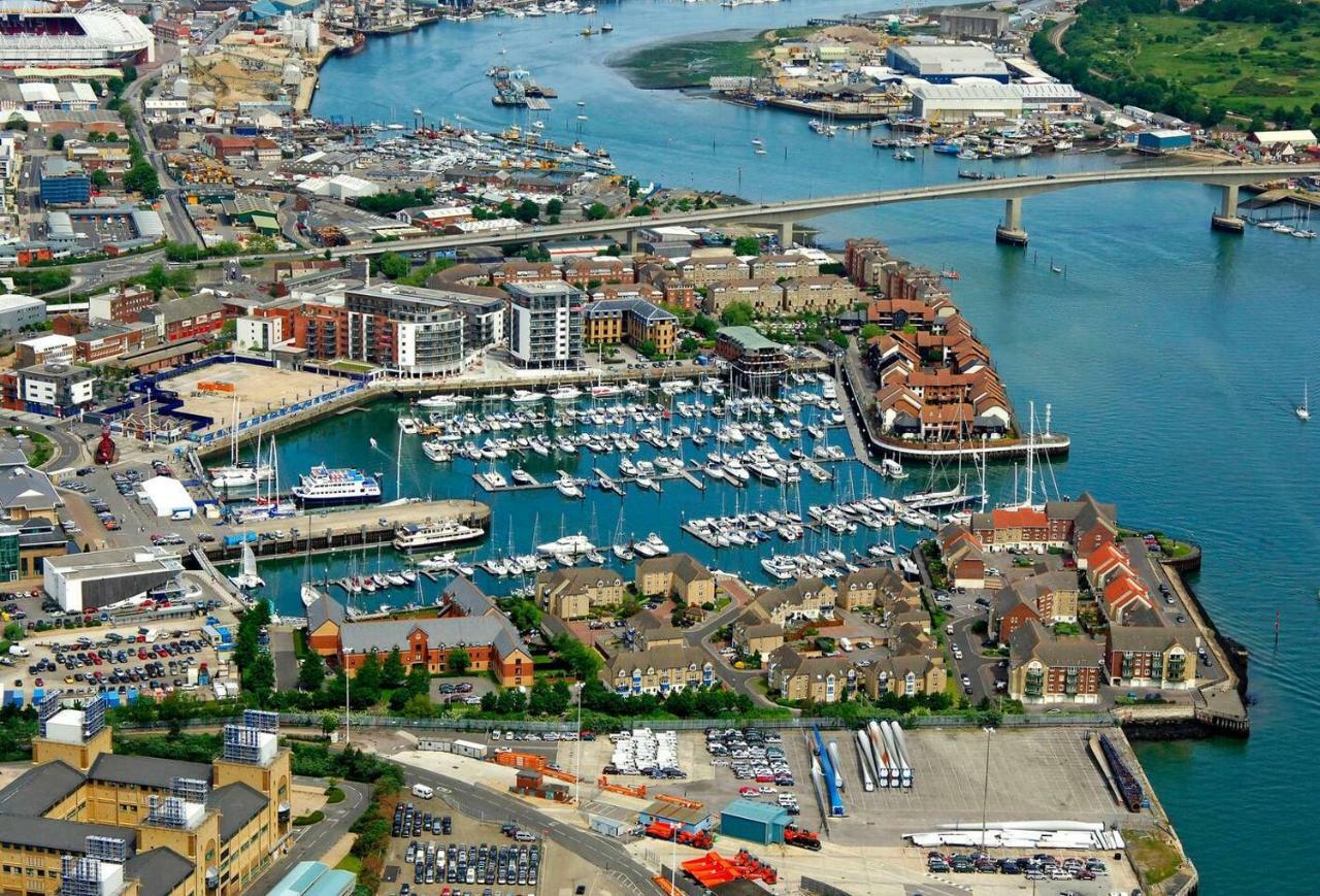2 Bed Apartment With 2 Ensuites-Near Train Station /Mayflower /City Southampton Exterior foto